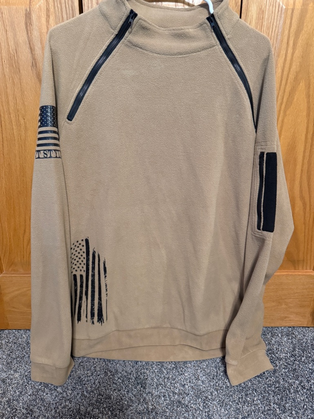 Men's Zip-Shoulder Fleece Sweater in Khaki with Black Accents